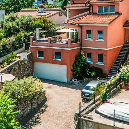 Modernes Mit Grosser Terrasse Und Grillmoeglichkeit By Interhome