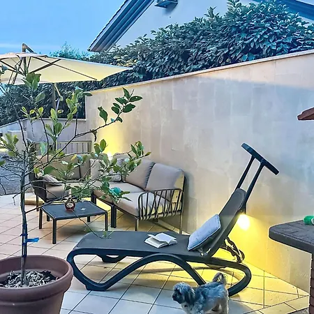 Modernes Mit Grosser Terrasse Und Grillmoeglichkeit By Interhome Οπατία