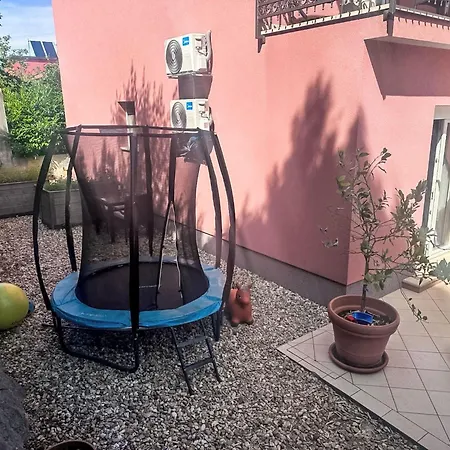Modernes Mit Grosser Terrasse Und Grillmoeglichkeit By Interhome Οπατία